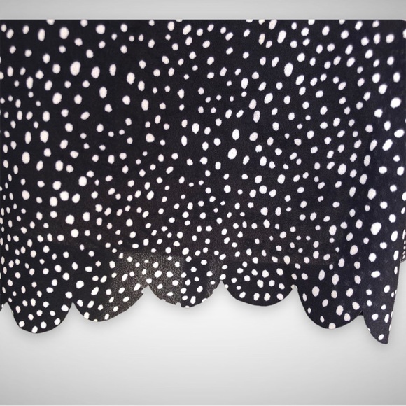 Banana Republic Blouse shirt dark navy blue with white dots scalloped sleeve - Picture 14 of 15